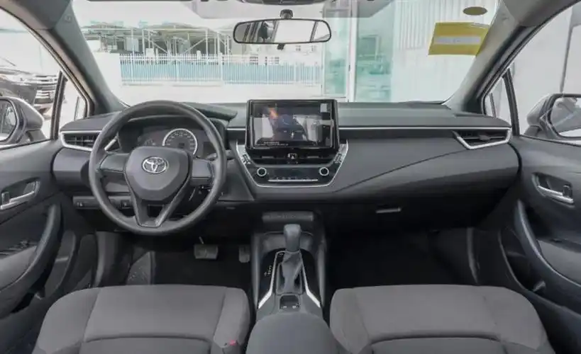 图片为雷凌内饰