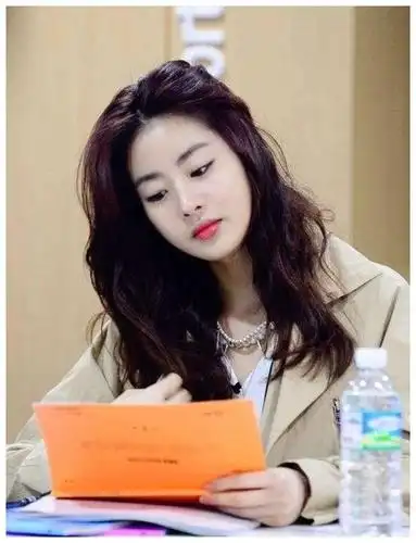 她是玄彬的前女友高中时曾胖到140斤如今成功瘦下40斤