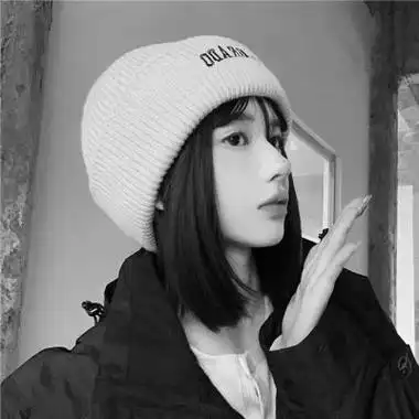 黑白高冷成熟御姐头像图片