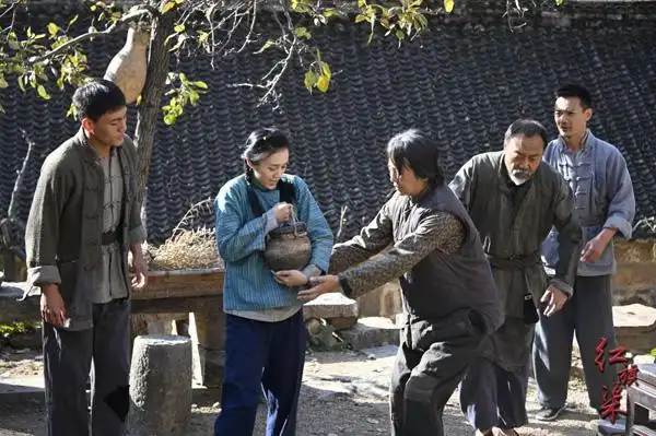 《红旗渠》今晚8点央视开播!于震曾黎安悦溪景乐等演员再现红旗渠精神