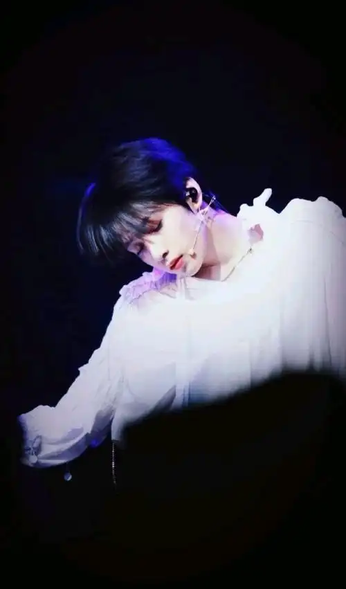 刘耀文 超绝少年气#白色系 仙飘飘 神仙男孩@时代少年团-刘耀文