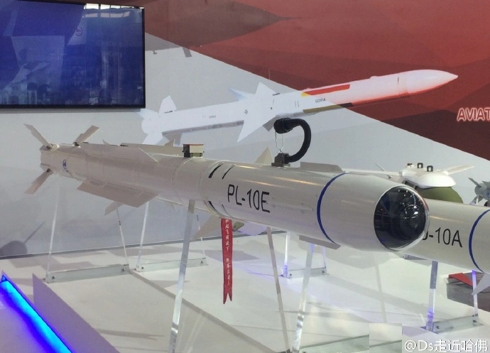 威龙的獠牙 歼20侧弹舱挂载霹雳10空空导弹(3)