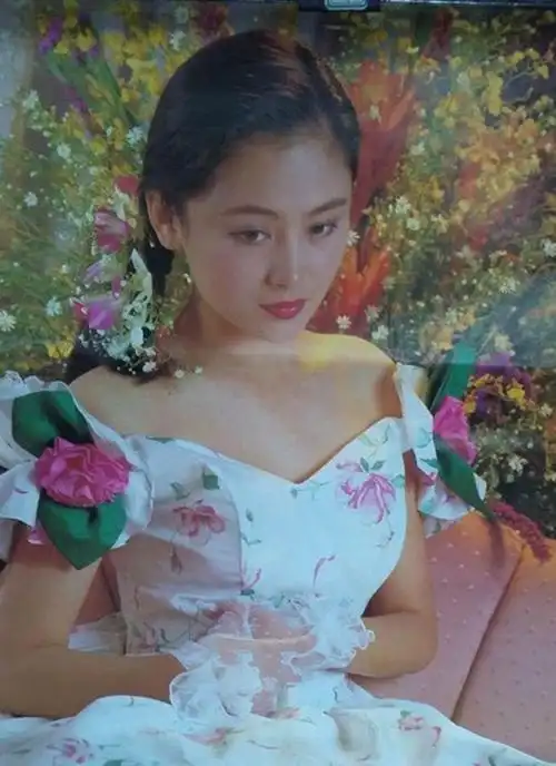 陈红年轻时到底有多美艳老照片还原真容第二张美了半个世纪