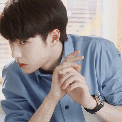 王一博酷盖的动图