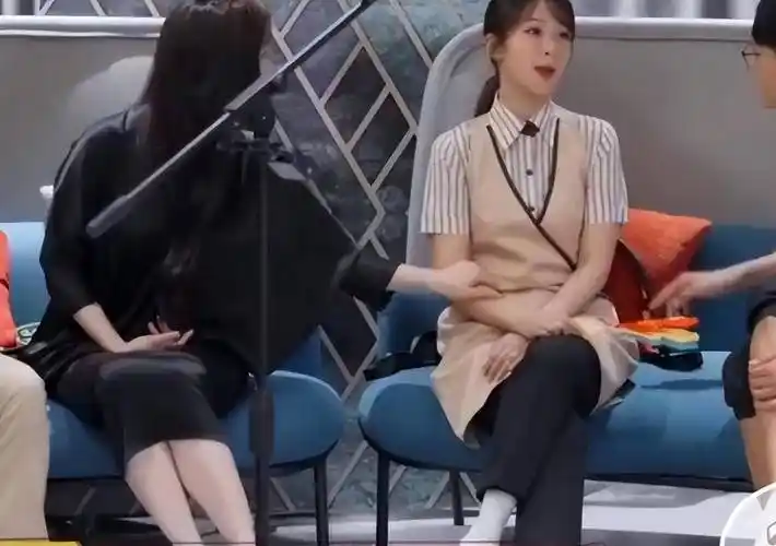 杨紫黄子韬模仿情侣,没聊几句就提分手,黄子韬:没法跟你相处