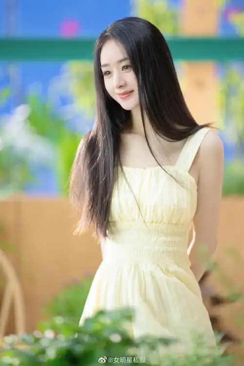 明星赵丽颖同款衣服法式吊带连衣裙夏薄款中长款度连衣裙