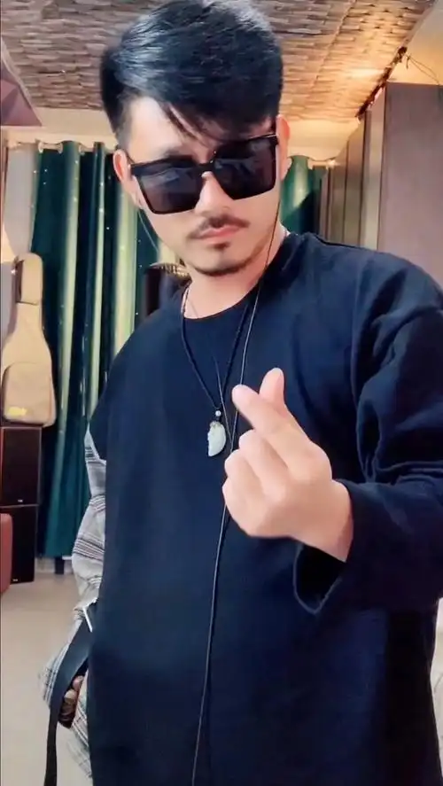 看见音乐计划 #灵魂歌手 @大欢 国庆中秋节来临之际,祝愿 - 抖音