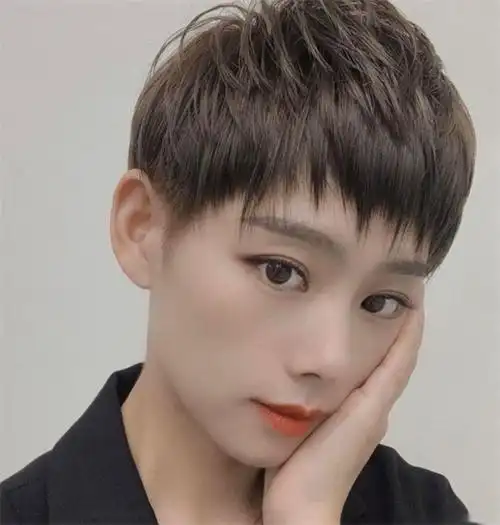 帅气2021超短发图片女 清新短发范本照着剪不出错