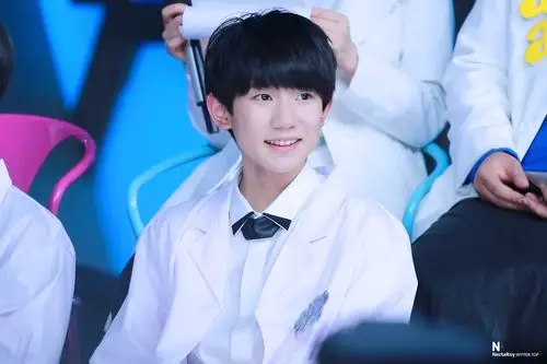 北方的春天总是来的又晚又短暂,但你的笑,瞬间有种花开的感觉 王源