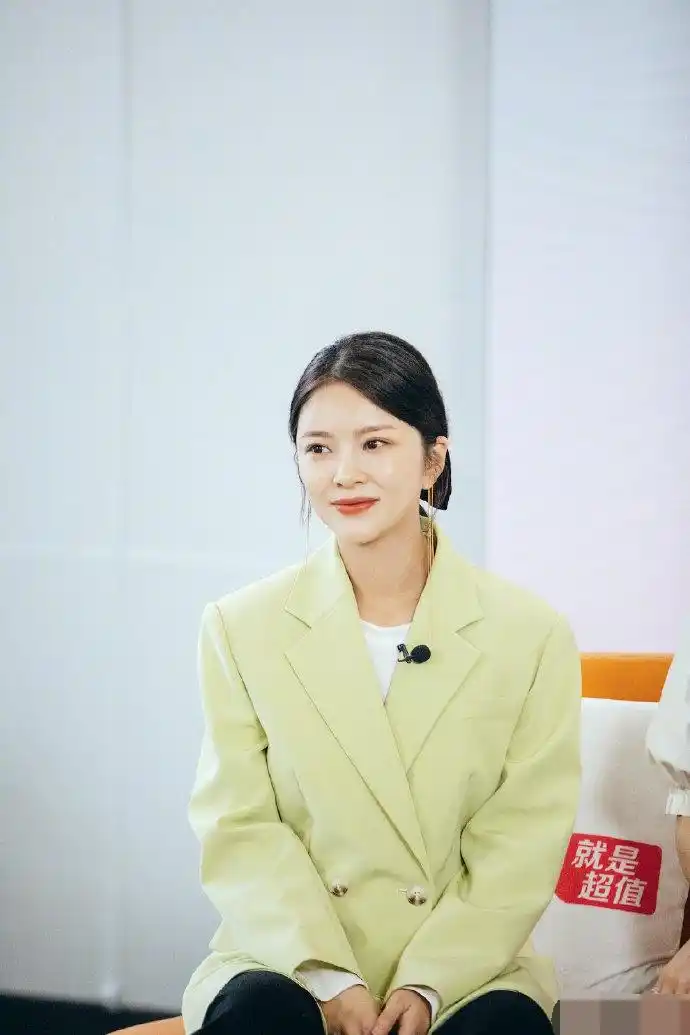 杜淳老婆高清正面照首曝光穿西装气质优雅