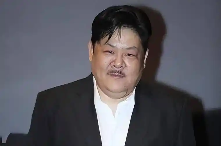 第九位,元华香港演员,七小福之一,高手都能演,配角不计其数.