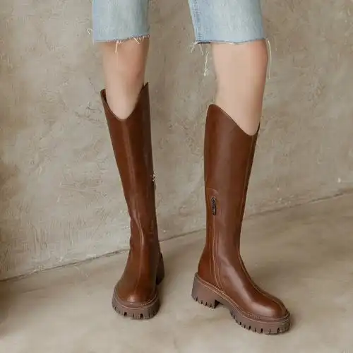 也明媚张扬_长靴_中筒靴_红牌楼广场攻略_女神中筒靴_时尚_鞋靴_靴子