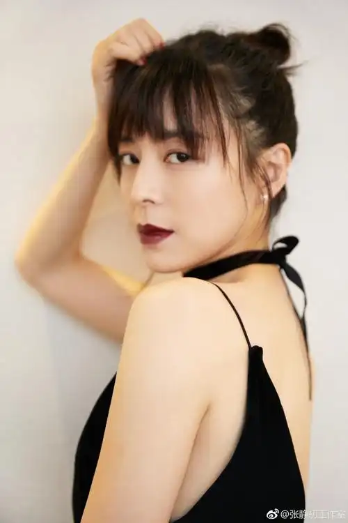 张静初新电影惊艳网友 可我更想知道她的口红色号