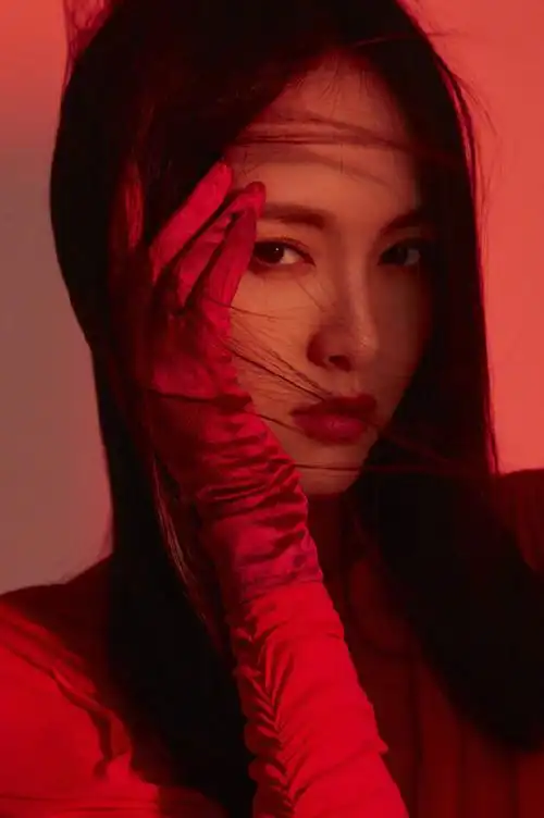 简介:唐嫣霸气撩人时尚杂志封面大片,分享一组唐嫣图片给大家,图中的