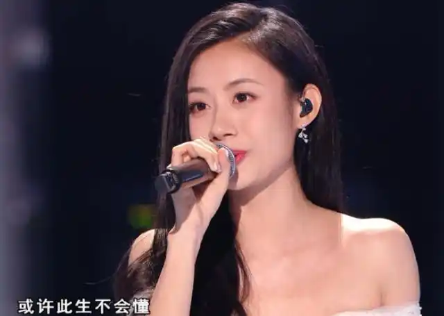 中国好声音伍珂玥夺冠李克勤成冠军导师王靖雯获得亚军