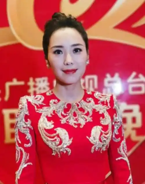 清流女歌手云朵:从打工妹到刀郎徒弟,再到五次放歌电视舞台歌星_秦望