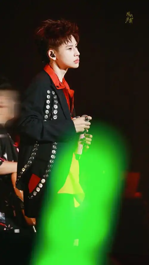 小鬼王琳凯超话#小鬼巡回演唱会#jul03#"请说你爱我"@小鬼-王琳凯