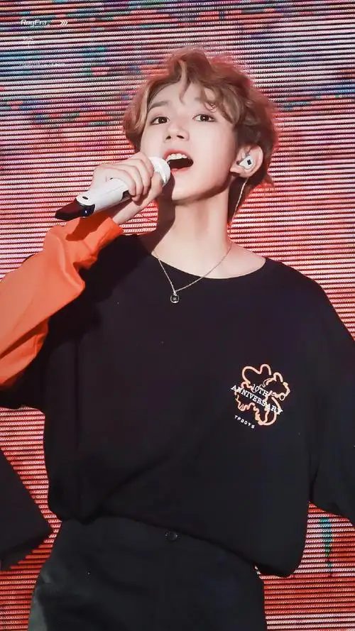 王源2024龙行绛气