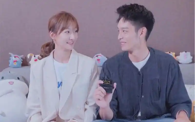 【曹佑宁×余玥|他在逆光中告白】双人采访(字幕版)_哔哩哔哩_bili