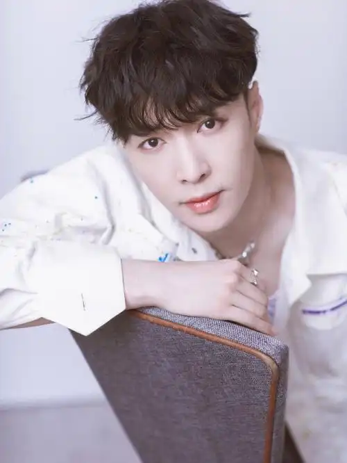 "能承受得住多大诋毁,就承受得住多大赞美"——张艺兴"