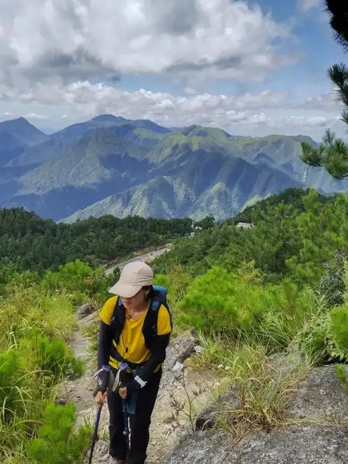 day2:6:00包车去沈子村,7:15开始爬山,途径金顶,绝望坡,好汉坡等.
