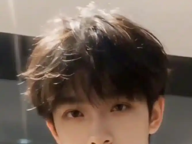 男生自然气垫烫