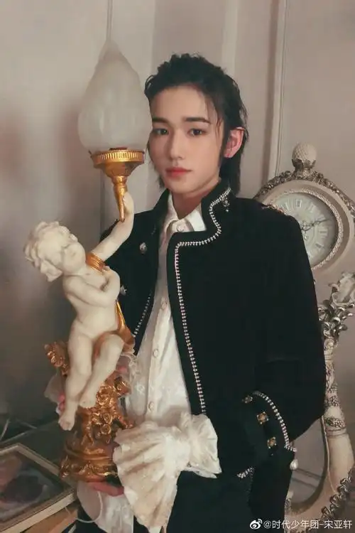 想亲手给他扎揪揪@时代少年团-宋亚轩