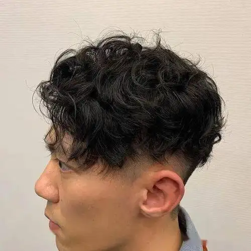 男生烫发发型简单帅气很有型