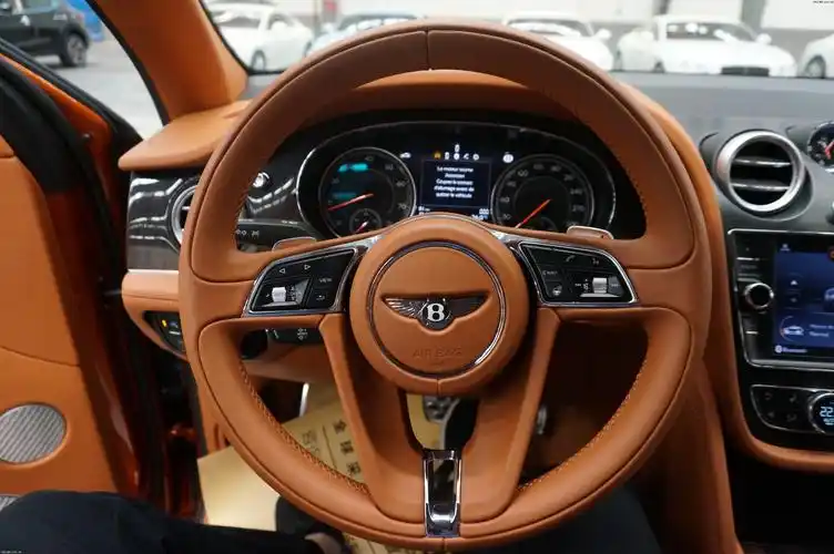 2018款宾利添越4.0/6.0柴油/汽油 报价配置详解_汽车江湖