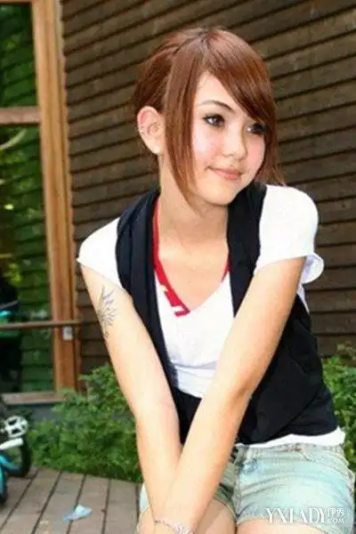 【图】欣赏昆凌黑涩会美眉汉娜剧照 因拍摄不堪曝光闺房