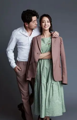 佟丽娅雷佳音甜蜜养眼时尚写真