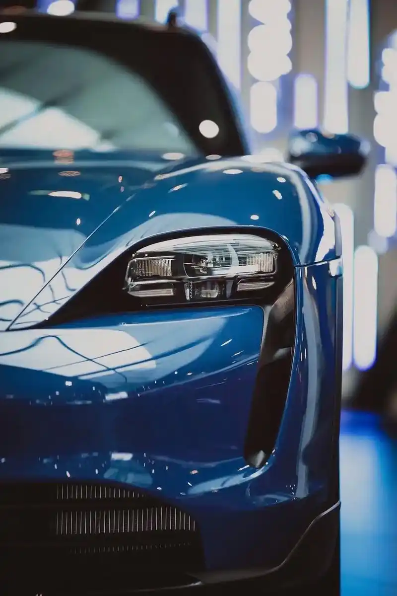 这台冰蓝色的 taycan  - 抖音