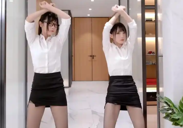 b站舞姬咬人猫个人资料简介,咬人猫玩机器什么梗,咬人猫走红经过