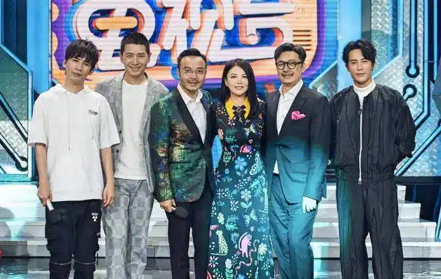 大张伟和王一博二人都是新加入的,沈梦辰,梁田,刘烨,靳梦佳