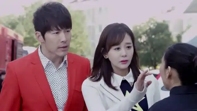 拥抱幸福:红樱和仲聆偶遇盲人阿姨迷路,决定要送她回家!