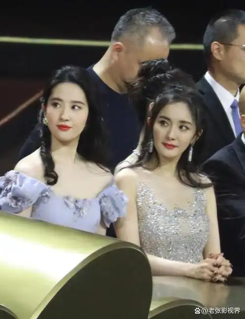 鞠婧祎《仙剑4》杀青,网友:我想起披麻袋也好看的刘亦菲