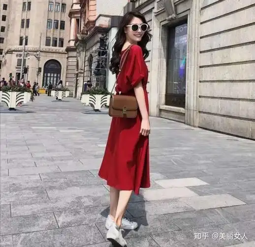 红色连衣裙搭配什么颜色鞋子 - 知乎