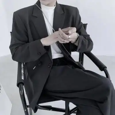 高清成熟男头像干净大图