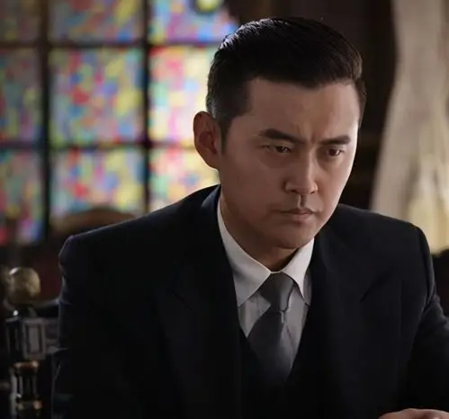 任柯诺一个成熟有魅力的男人用自己的每一次精彩出演证明自己