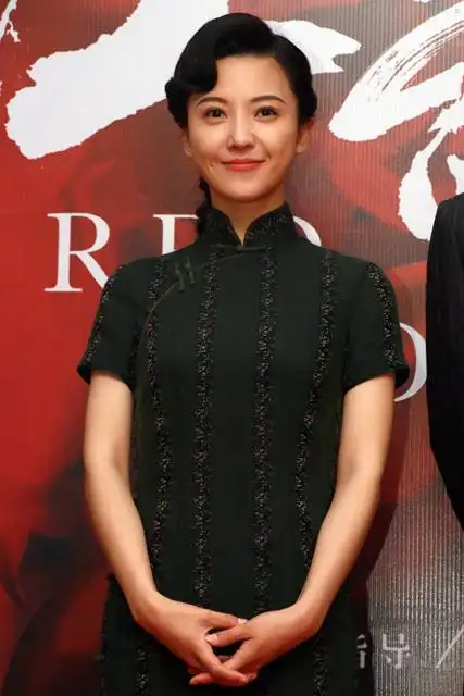 《红蔷薇》陈晓杨子姗组谍战cp 合作第1天就拍吻戏