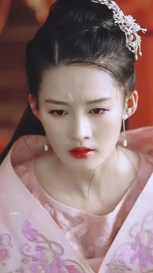 李沁来看看元淳的衣柜