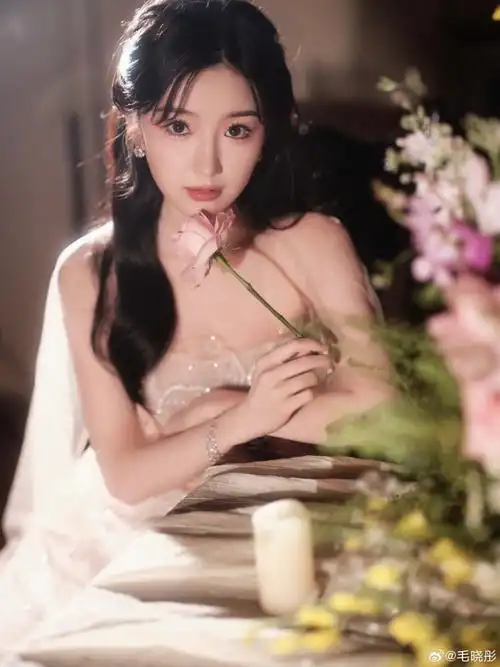 毛晓彤看得出她是公主