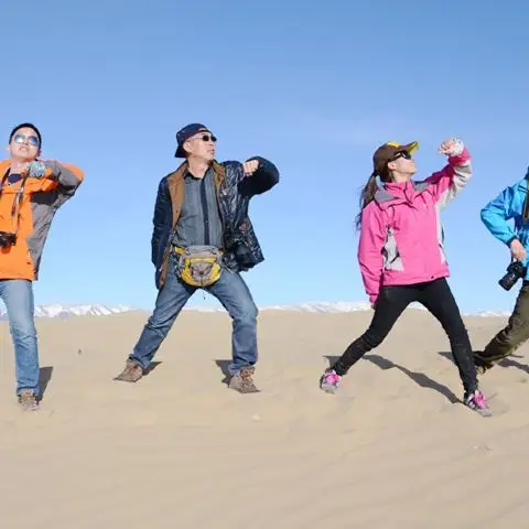 造型四人组,向前进