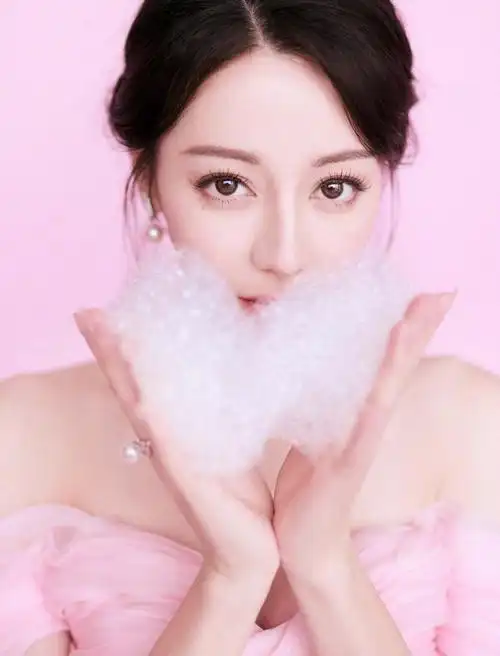 迪丽热巴全新活动造型,giambattista valli 2023 秋冬高定