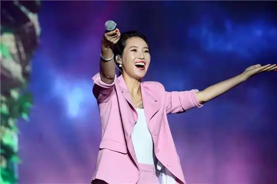 云朵《爱是你我》