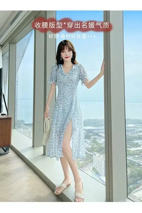 新款时尚连衣裙子女装茶歇法式服饰小个子性感碎花裙2021夏季