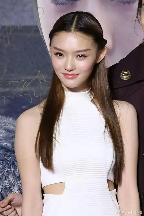 林允:从羞涩少女到人气巨星