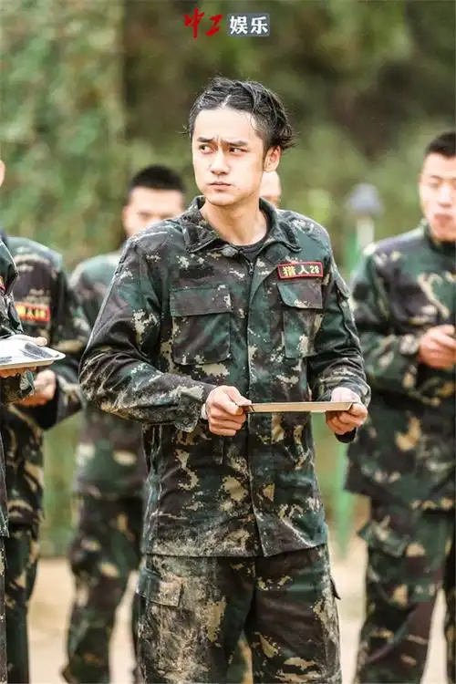 听到刘队长的教导后,新兵们深刻地明白,"猎人集训队"是一个超越自我