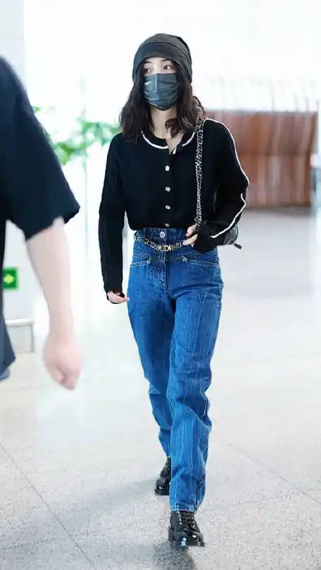 1 张子枫 北京出发@张子枫zero_oxh的微博视频