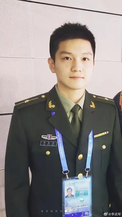 花季少年樊振东正装合集